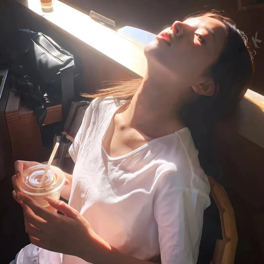 大叔新人冒险者被最强小队拼死锻炼后无敌了